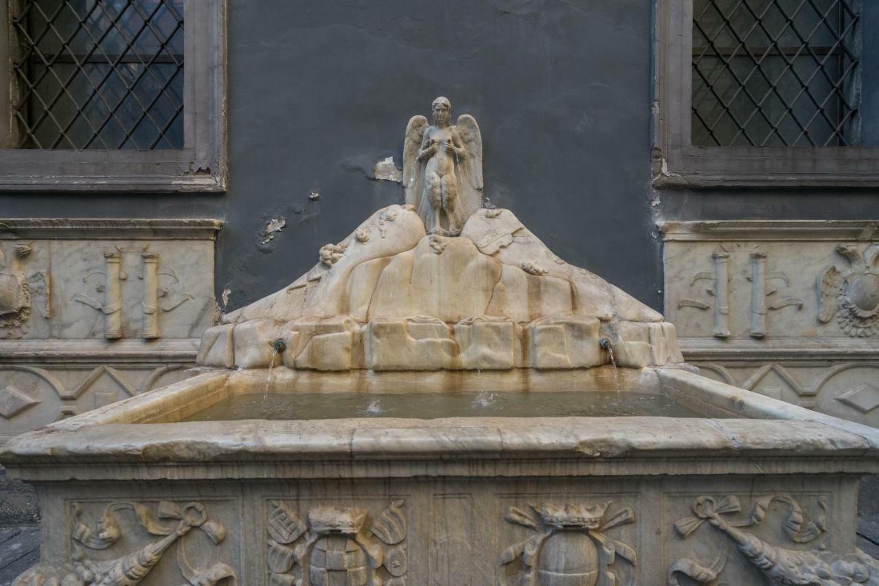 Donnare Casavacanza - Historic Center Of Naples Luaran gambar