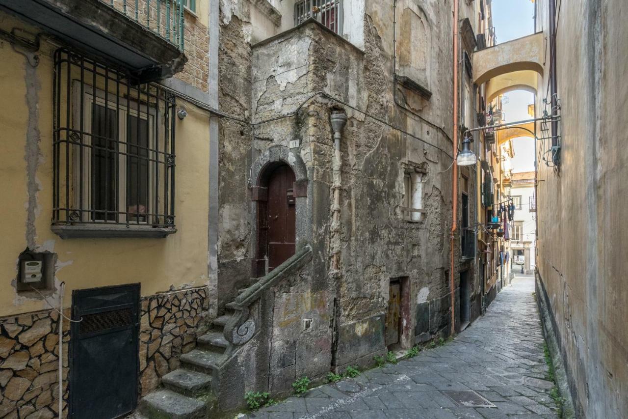 Donnare Casavacanza - Historic Center Of Naples Luaran gambar