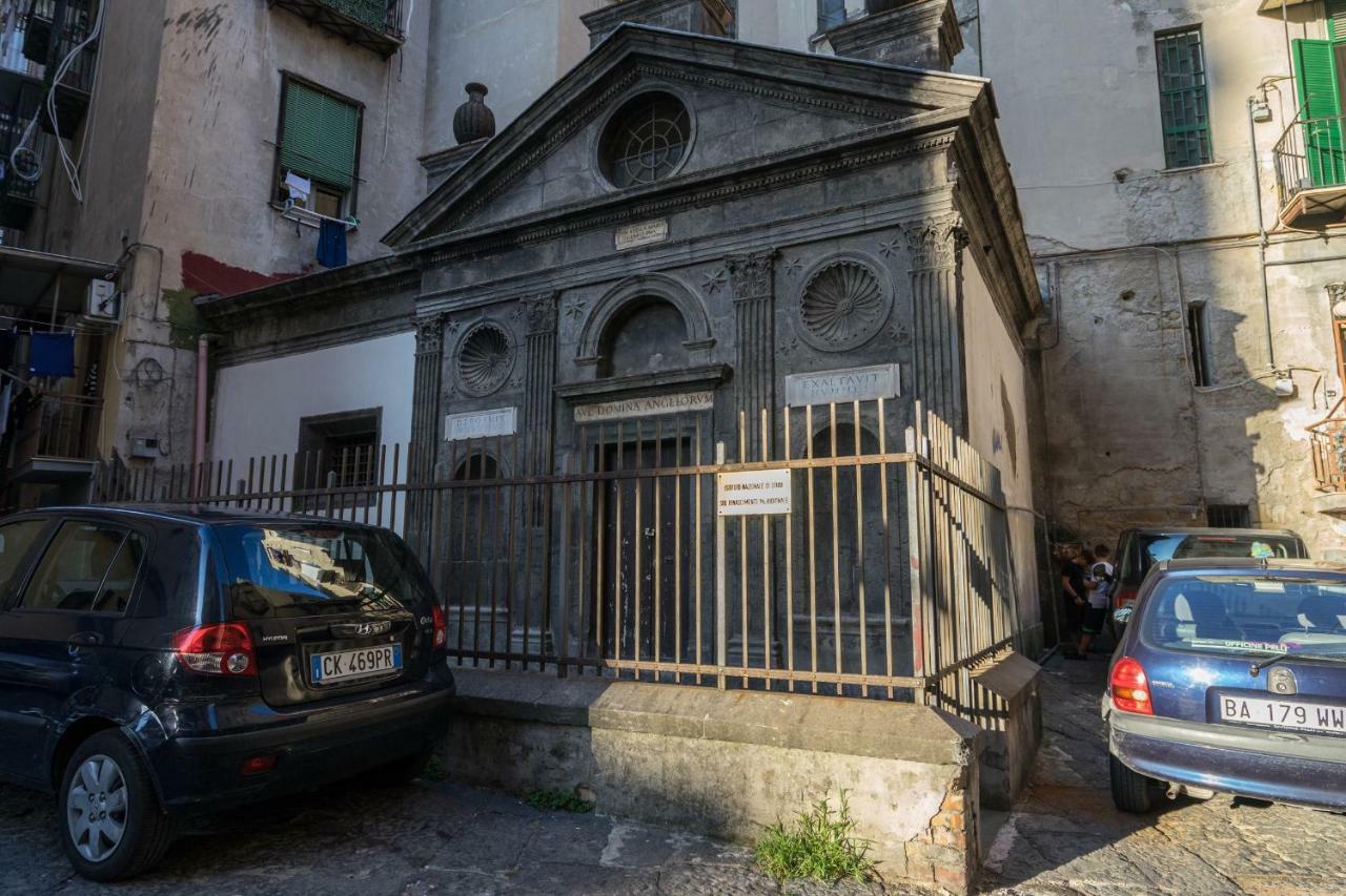 Donnare Casavacanza - Historic Center Of Naples Luaran gambar