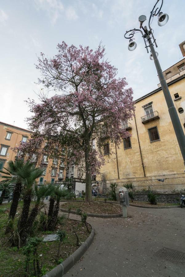 Donnare Casavacanza - Historic Center Of Naples Luaran gambar