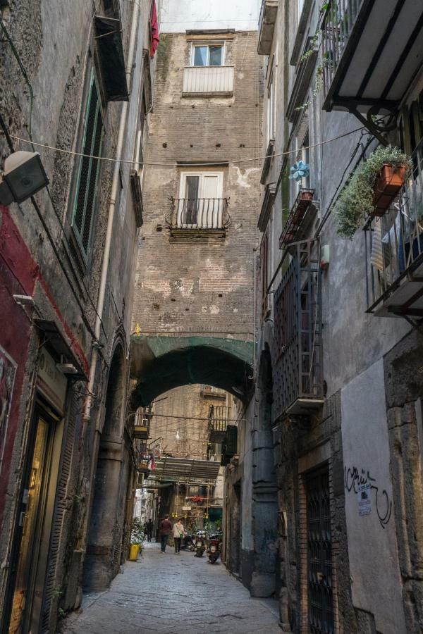 Donnare Casavacanza - Historic Center Of Naples Luaran gambar