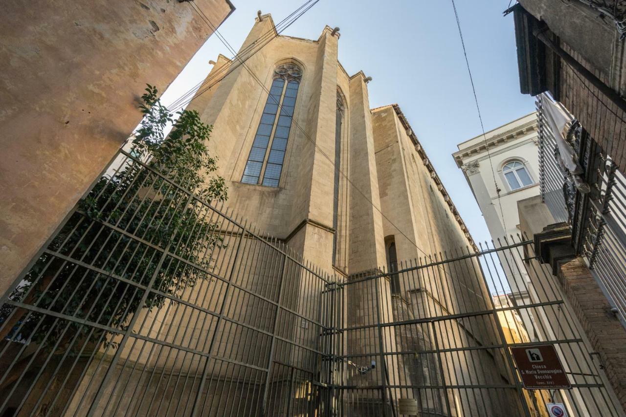Donnare Casavacanza - Historic Center Of Naples Luaran gambar