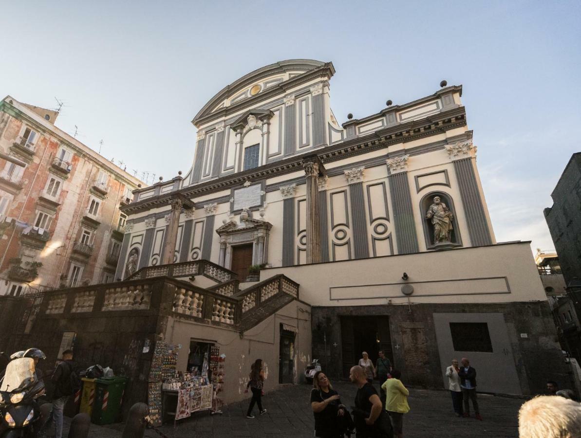 Donnare Casavacanza - Historic Center Of Naples Luaran gambar