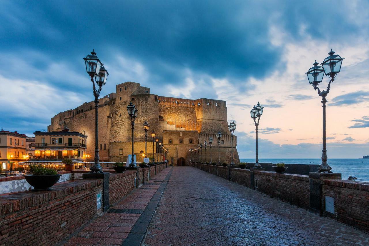 Donnare Casavacanza - Historic Center Of Naples Luaran gambar