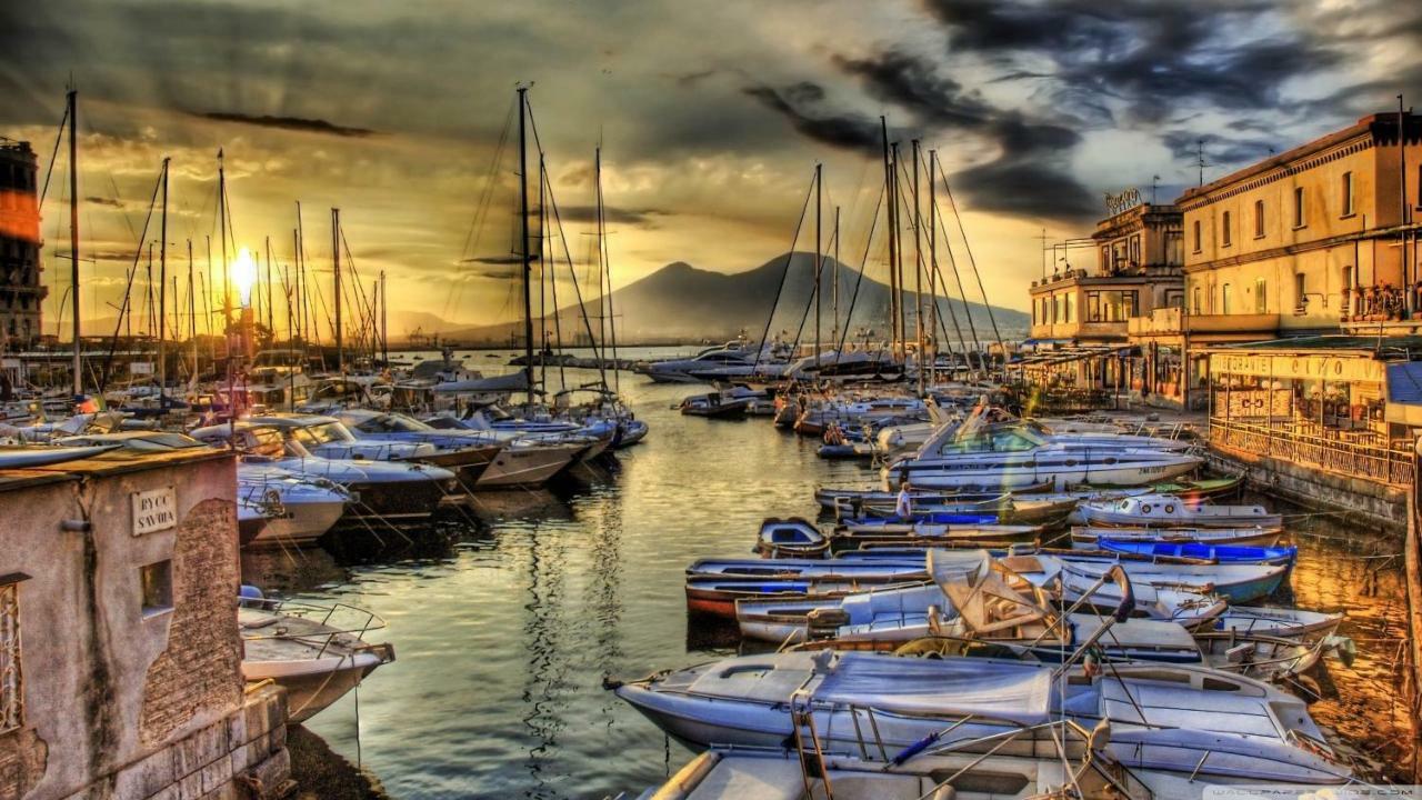 Donnare Casavacanza - Historic Center Of Naples Luaran gambar