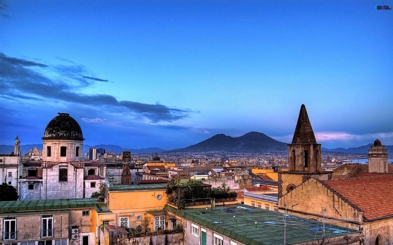 Donnare Casavacanza - Historic Center Of Naples Luaran gambar