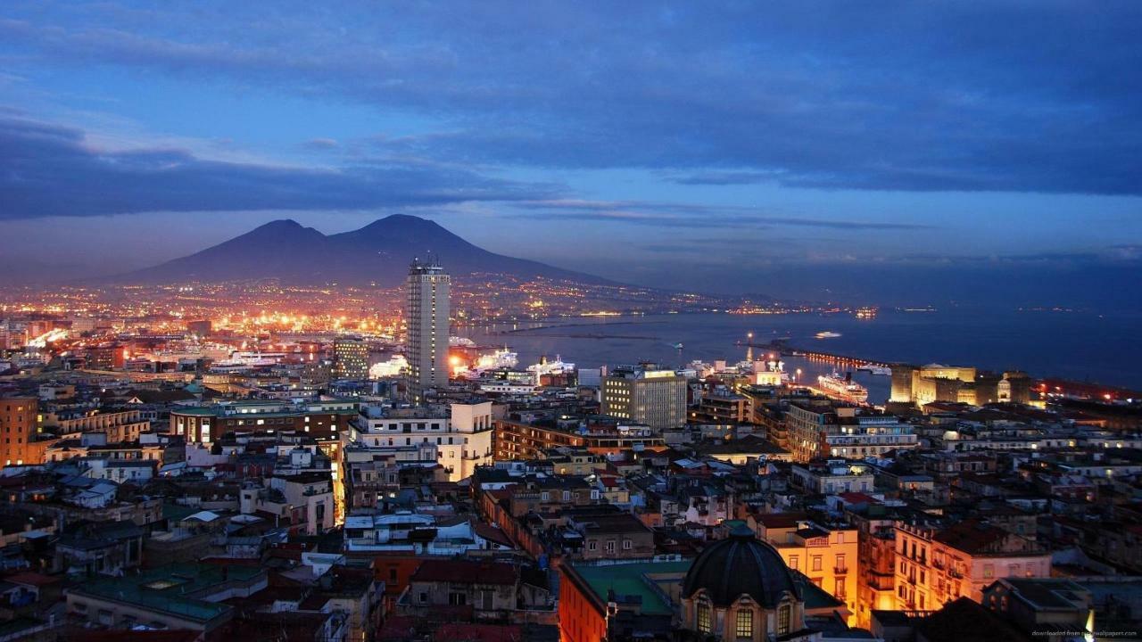 Donnare Casavacanza - Historic Center Of Naples Luaran gambar