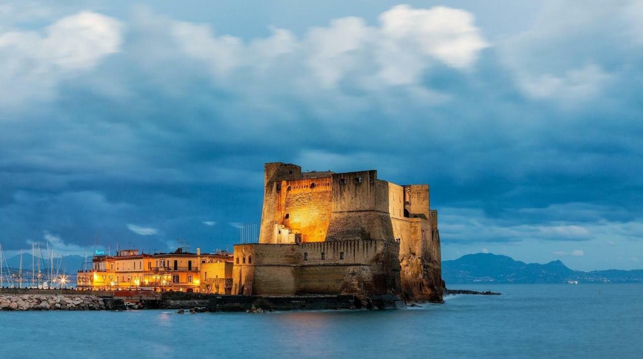 Donnare Casavacanza - Historic Center Of Naples Luaran gambar